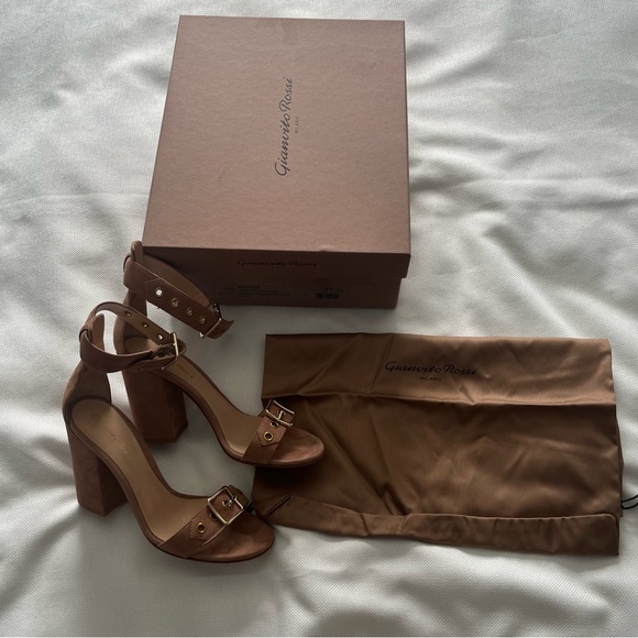 Gianvito Rossi Hayes Praline Suede Sandal Size 37.5 - Picture 1 of 14